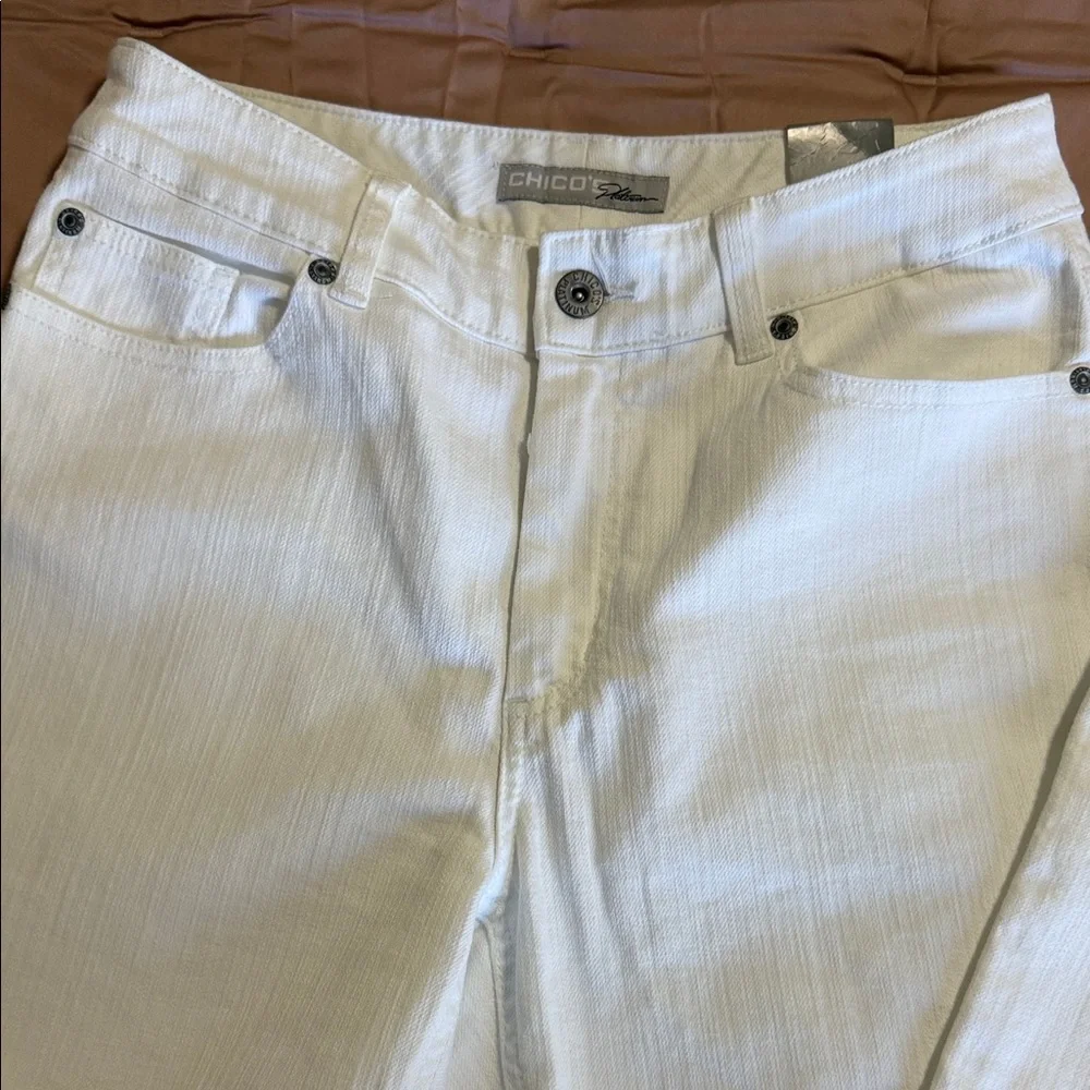 Chico's White Platinum Denim Charm Jean - size .5 Short (or size 6) *** NWT *** - Picture 3 of 10